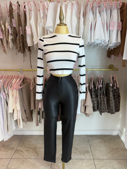 Black & white stripe top