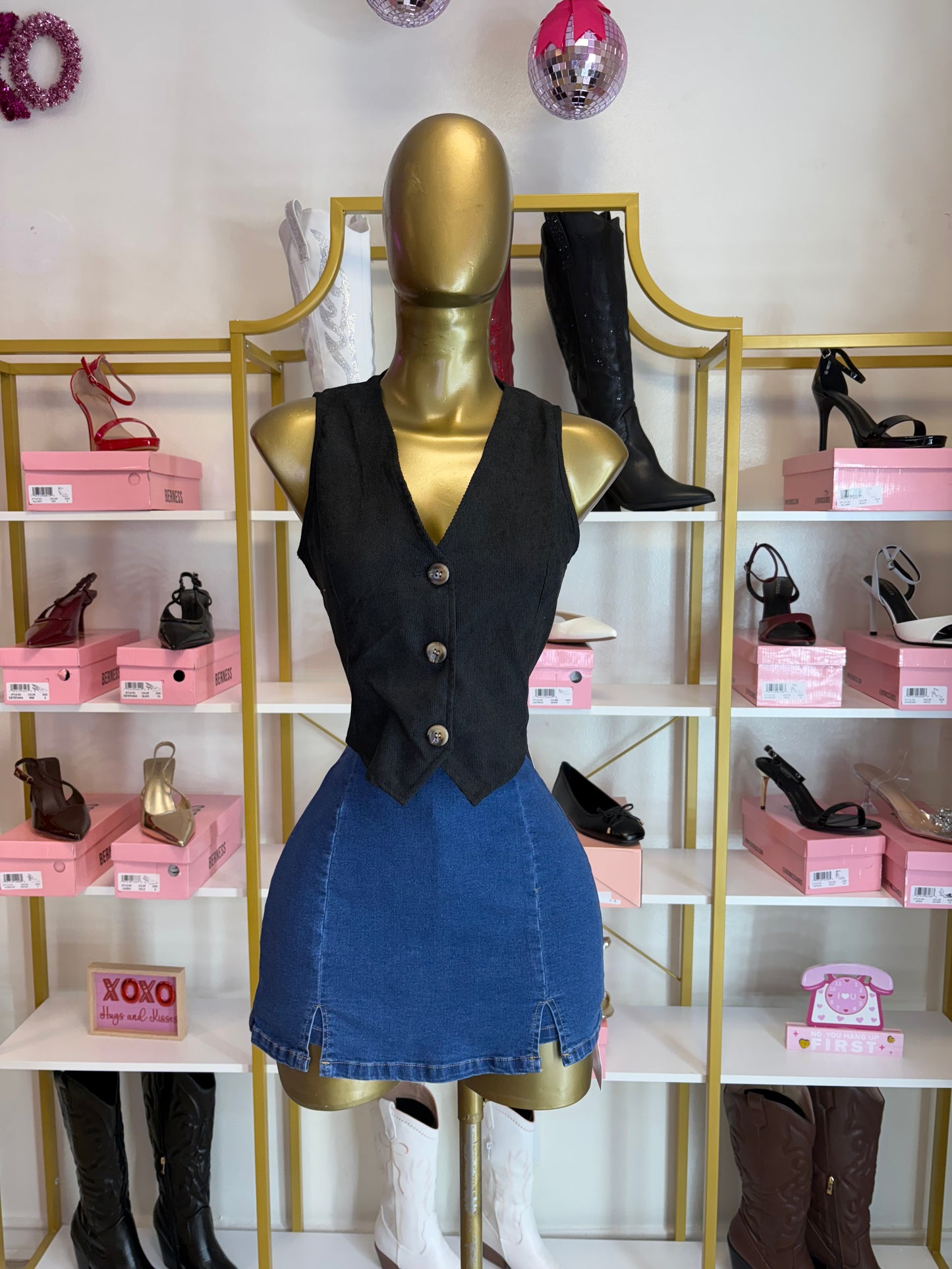 Cowgirl Classic Vest- Black