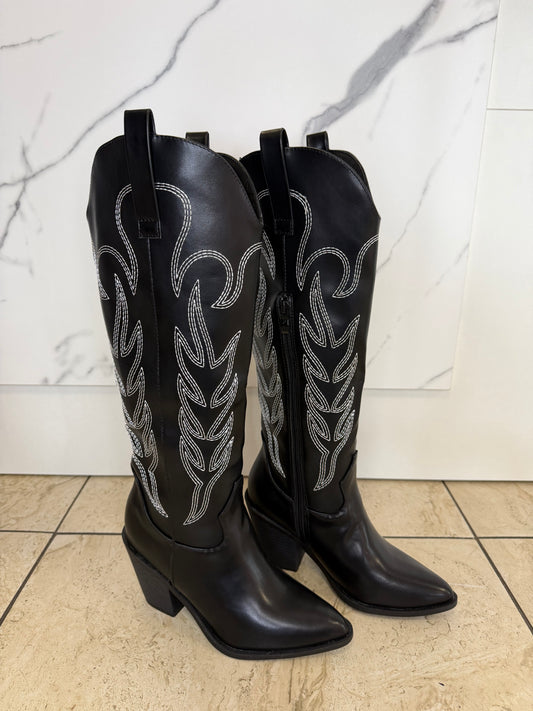 Saddle Sweetheart Boot - Black