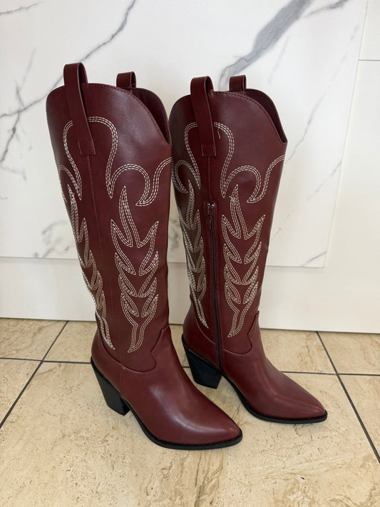 Saddle Sweetheart Boot - Wine