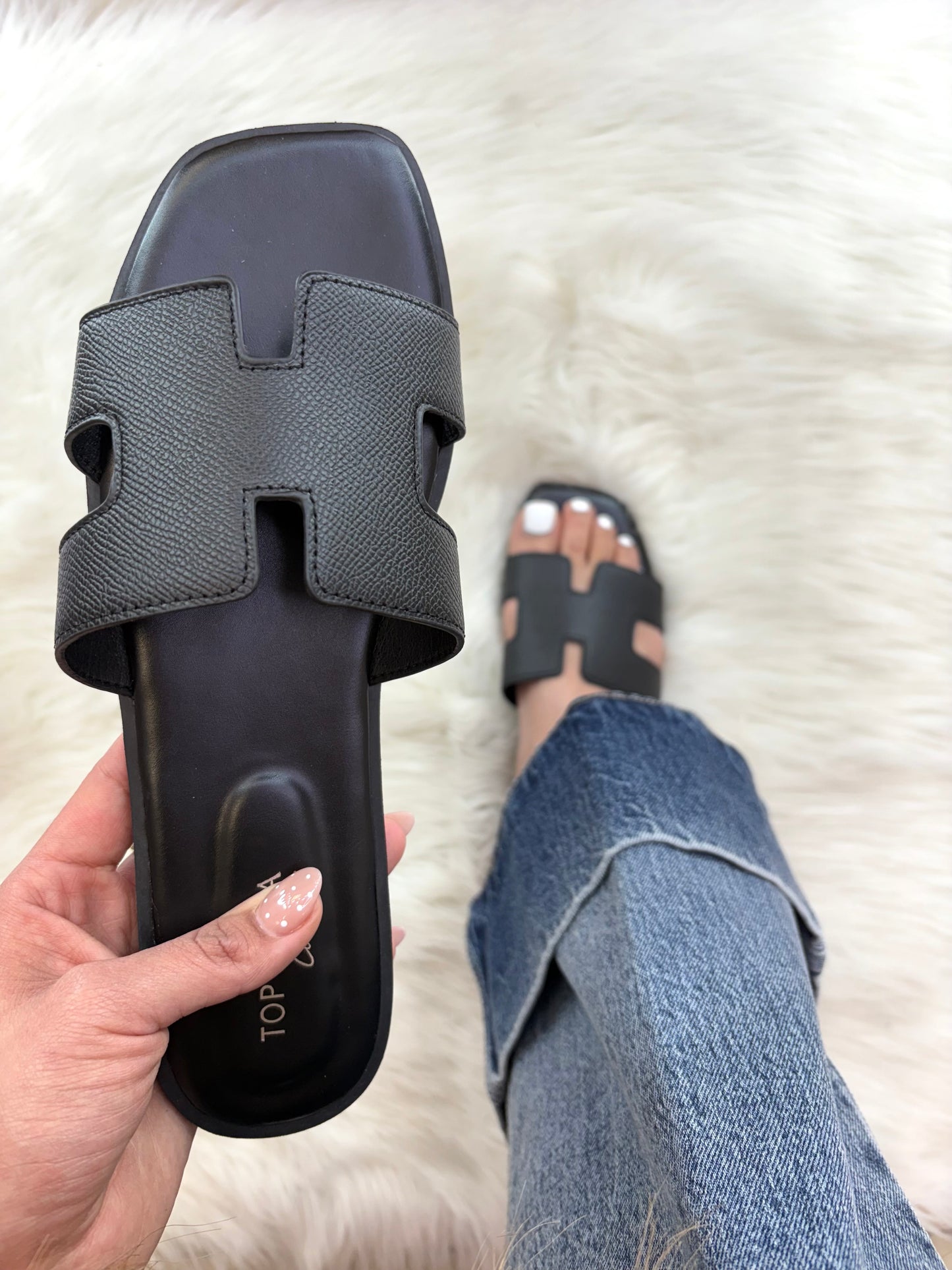 Vesta Noir Sandal